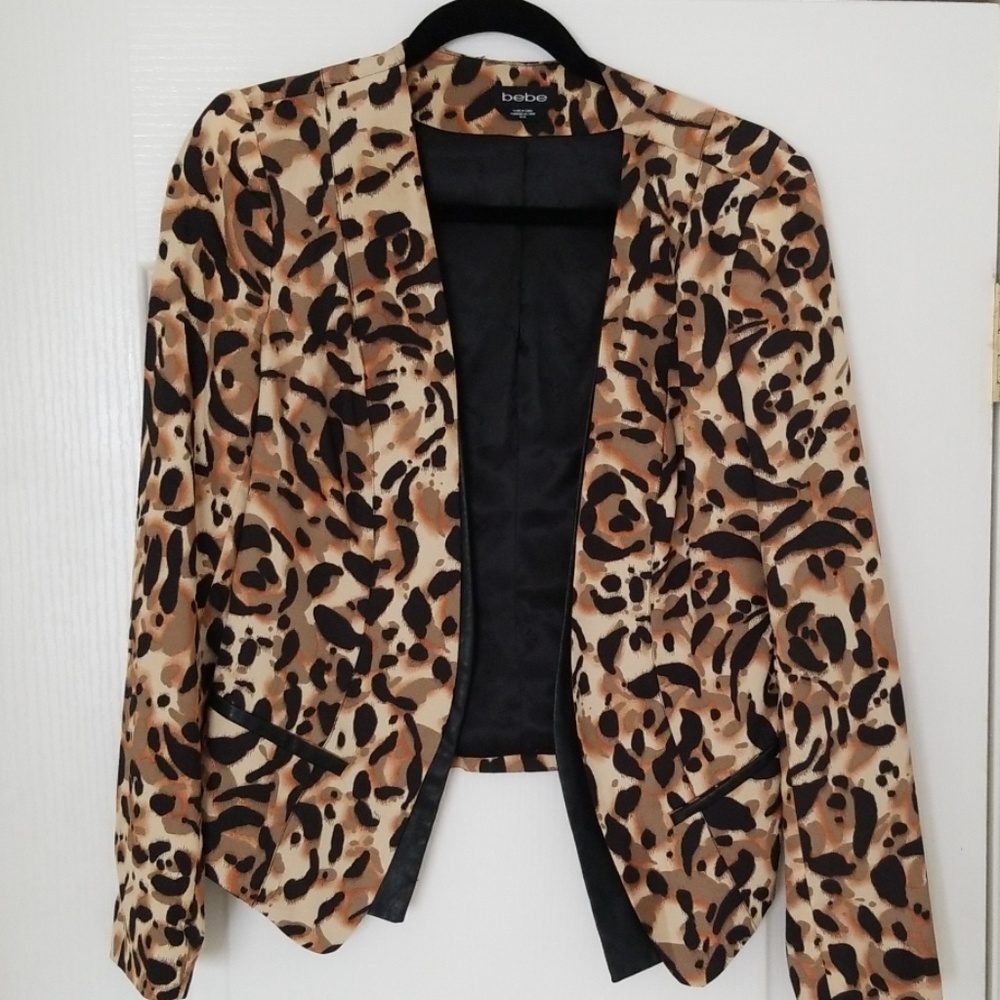Like New!! Bebe Blazer